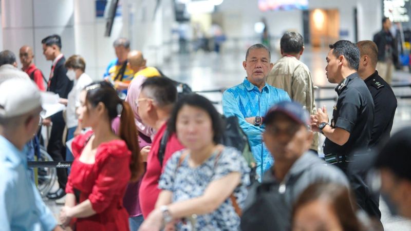Fadillah made a surprise visit to KLIA, monitor the entry process of foreign tourists